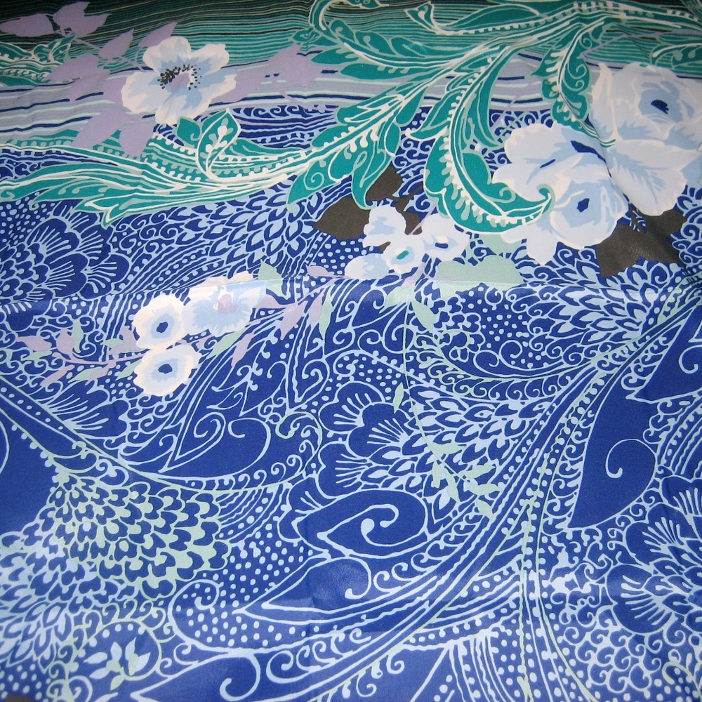 Vintage Totes Scarf
